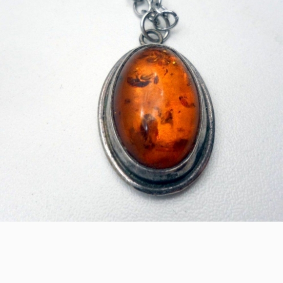 Vintage 1940s Silver & Amber Amulet with silver chain - Picture 3 of 4